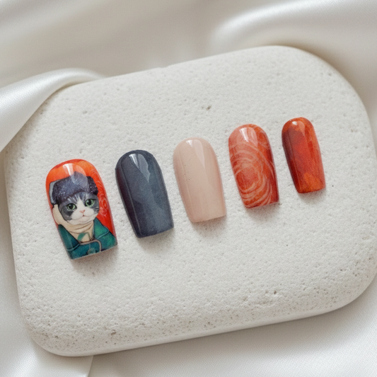 Close-up_shot_of_impressionist_style_pet_portrait_on_press-on_nail_showing_textured_painting_technique